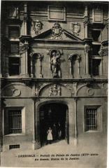 Grenoble Portail du Palais de Justice (Xiv siecle) Au dessus... à Grenoble
