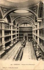 Grenoble - Intérieur de la Biblioteque à Grenoble