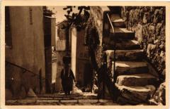 Eze - Une Vieille Rue du Village à Èze