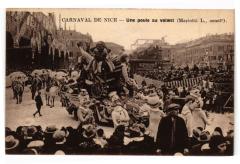 Carnaval de Nice - Une poule au volant