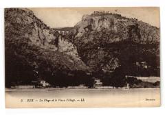 Eze - lA Plage Et Le Vieux village à Èze