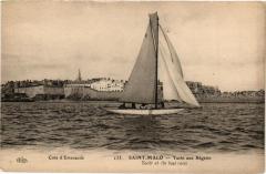 Saint-Malo-Yacht aux Régates à Saint-Malo
