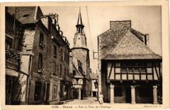 Dinan - Rue et Tour de l'Horloge à Dinan