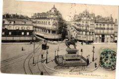 Orleans - Place du Martroi et la Rue de la Republique à Orléans