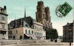 Orleans - Le Theatre & la Cathédrale à Orléans