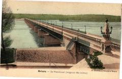Briare - Le Pont-Canal (longueur 662 metres) à Briare