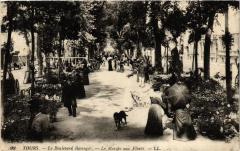 Tours Le Boulevard Beranger - Le Marche aux Fleurs à Tours
