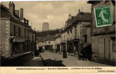 Chateaurenault - Rue de la République - Le Donjon