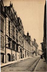 Blois - L'Hotel d'Alluye et le Rue Jagil-Honore à Blois
