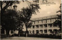 Lycée de Jeunes filles de Clermont-Ferrand - La Cour -
																					63000 Clermont-Ferrand
																			