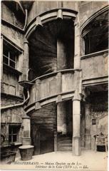 Montferrand - Maison Despais ou du Lys - Interieur de la Cour (XVIs