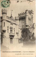 Chateau de GRANGEfort - La Cour d'Honneur