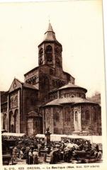 G.D'O. - Orcival - La Basilique (Mon.hist.xii siecle) à Orcival