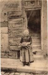 Types d'Auvergne - Femme d'Auvergne -
													63 Puy de Dôme
												