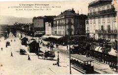 Clermont-Ferrand - Place de la Gare - Le Hotels Au fond Le Lycée à Clermont-Ferrand