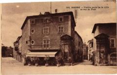 Issoire-Vieille porte de la ville et rue du Pont à Issoire