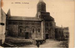 Orcival - La Basilique à Orcival