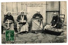 Le Puy-en-Velay - Dentellieres d'Espaly au Puy-en-Velay