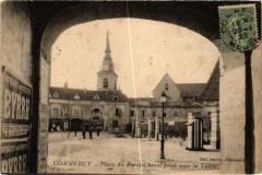 Commercy-Place du Fer a Cheval prise sous la Voute à Commercy