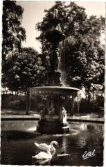 Calais - La Fontaine du Parc Saint-Pierre -
																					62100 Calais
																			