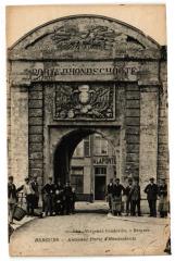 Bergues - Ancienne porte d'hondschoole