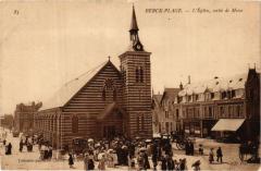 Berck-Plage - L'Eglise sortie de Messe à Berck