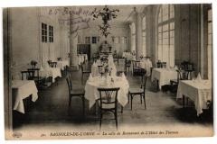 Bagnoles-de-l'Orne- La salle de restaurant de l'hotel
