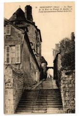 Domfront - La tour de la rue du palais