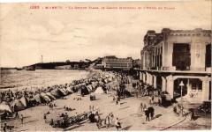 Biarritz - La Grande Plage Le Casino Municipal et l'Hotel du Palais à Biarritz
