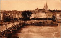 Bayonne - Le Pont Saint-Esprit Place du Redunt - La Cathedrale à Bayonne