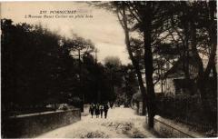 Pornichet - L'Avenue Henri Cellier en plein bois -
																					44380 Pornichet
																			