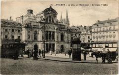 Angers-La place du Ralliement et le Grand Théatre à Angers