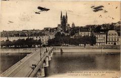 Angers-Vue générale prise au moment ou les Aeroplaness à Angers