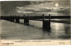 Ingrandes - Le Pont suspendu au clair de lune