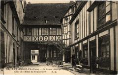 Les Andelys - Le Grand-Andely - Cour de l'Hotel du Grand Cerf aux Andelys