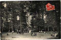 Gisors - Le Rond - Point et la Porte des Champs à Gisors