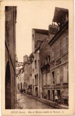 Dole -Rue et Maison natale de Pasteur
