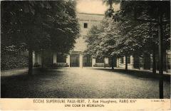 Carte postale ancienne Ecole Supérieure Paul-Bert - Une Cour de Récréation
                                                                     à Paris 14e
                                