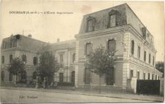 Dourdan-L'Ecole Suppérieure à Dourdan