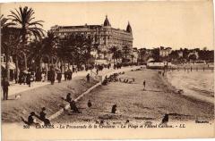 Cannes - La Promenae de la Croisette - La Plage et l'Hotel Carlton à Cannes