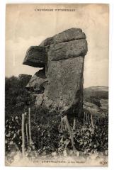 Saint-Nectaire - Le Menhir à Saint-Nectaire