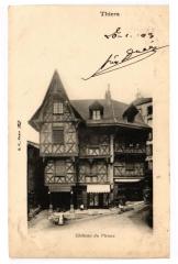 Thiers - Chateau du piroux à Thiers