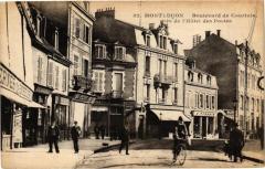 Montlucon - Boulevard de Courtais prés de l'Hotel des Postes à Montluçon