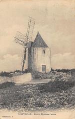 Fontvieille - Moulin D'Alphonse Daudet -
																					13990 Fontvieille
																			
