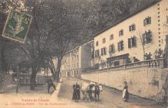 Usson Les Bains - Vue Des Etablissements - Vaches