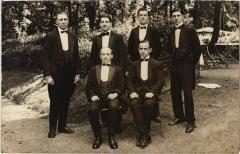 Gentlemen - carte photo -
																					75018 Paris 18e
																			