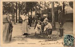 Paris Vecu. a la fontaine