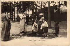 Paris Vecu. a la fontaine