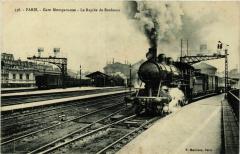 Carte postale ancienne Gare Montparnasse - Le rapide de Bordeaux
                                                                     à Paris 15e
                                