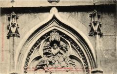 Paris 5e Dessus du portail de Saint-Severin à Paris 5e